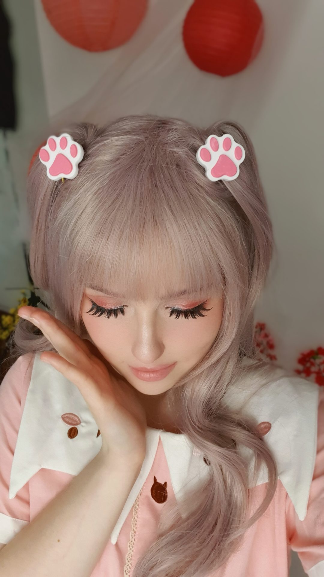 Kasia – Miko – portrait with pink hair and hairpins